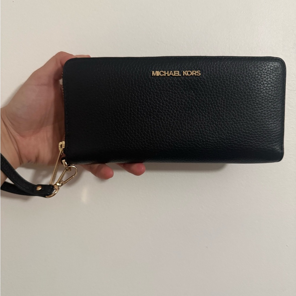 Michael Kors Jet Set Travel Large Pebbled Leather Wristlet
